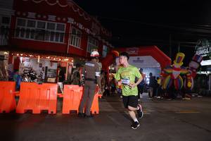 BIB: 4572
                            <button type="button" onclick="openModal(26221900)" class="btn btn-primary btn-sm float-right btn-popup" data-toggle="modal" data-target=".modal-high-quality">
                        <i class="fas fa-shopping-cart"></i> Add to Cart
                    </button>
                                            <button type="button" onclick="isThisMe(26221900, true)" class="btn btn-success btn-sm float-right btn-popup btn-isme hidden" data-toggle="tooltip" data-placement="bottom" title="นี่คือรูปของคุณใช่ไหม คลิกที่นี่เพื่อเอาเข้าอัลบั้ม">
                        <i class="fas fa-plus"></i> Add to album
                    </button>
                    <button type="button" onclick="isThisMe(26221900, false)" class="btn btn-warning btn-sm float-right btn-popup btn-isnotme hidden">
                        <i class="fas fa-ban"></i> Remove from album
                    </button>